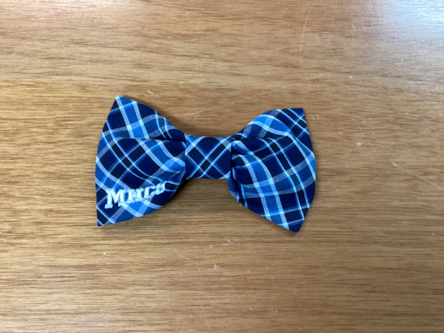 Small PLAID bow